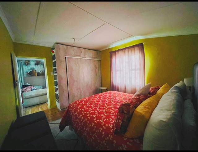 2 BEDROOM HOUSE FOR SALE IN KWAZAKHELE
